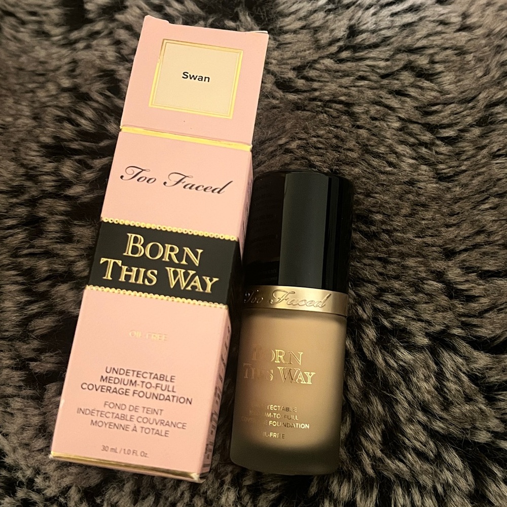Too Faced Born This Way Undetectable Foundation Swan